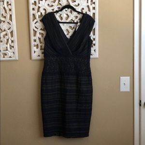 Tadashi Shoji navy & nude ruched embroidered dress